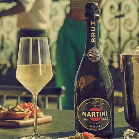 不甜不涩太好饮！不甜不涩太好饮：MARTINI 清爽型 干型起泡葡萄酒 750mL*6瓶 意大利 天然高泡  整箱